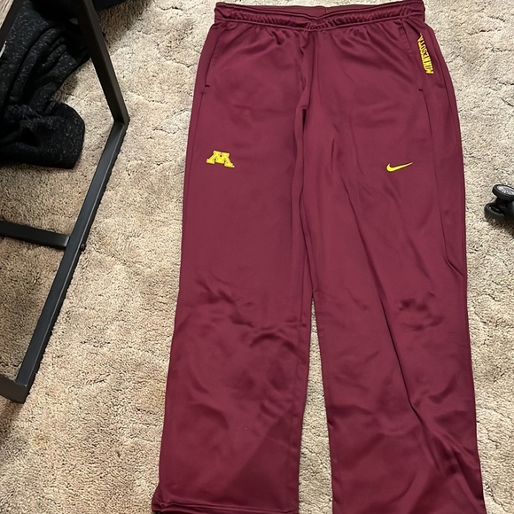 Minnesota Golden Gophers Sweatpants - Picture 2 of 3